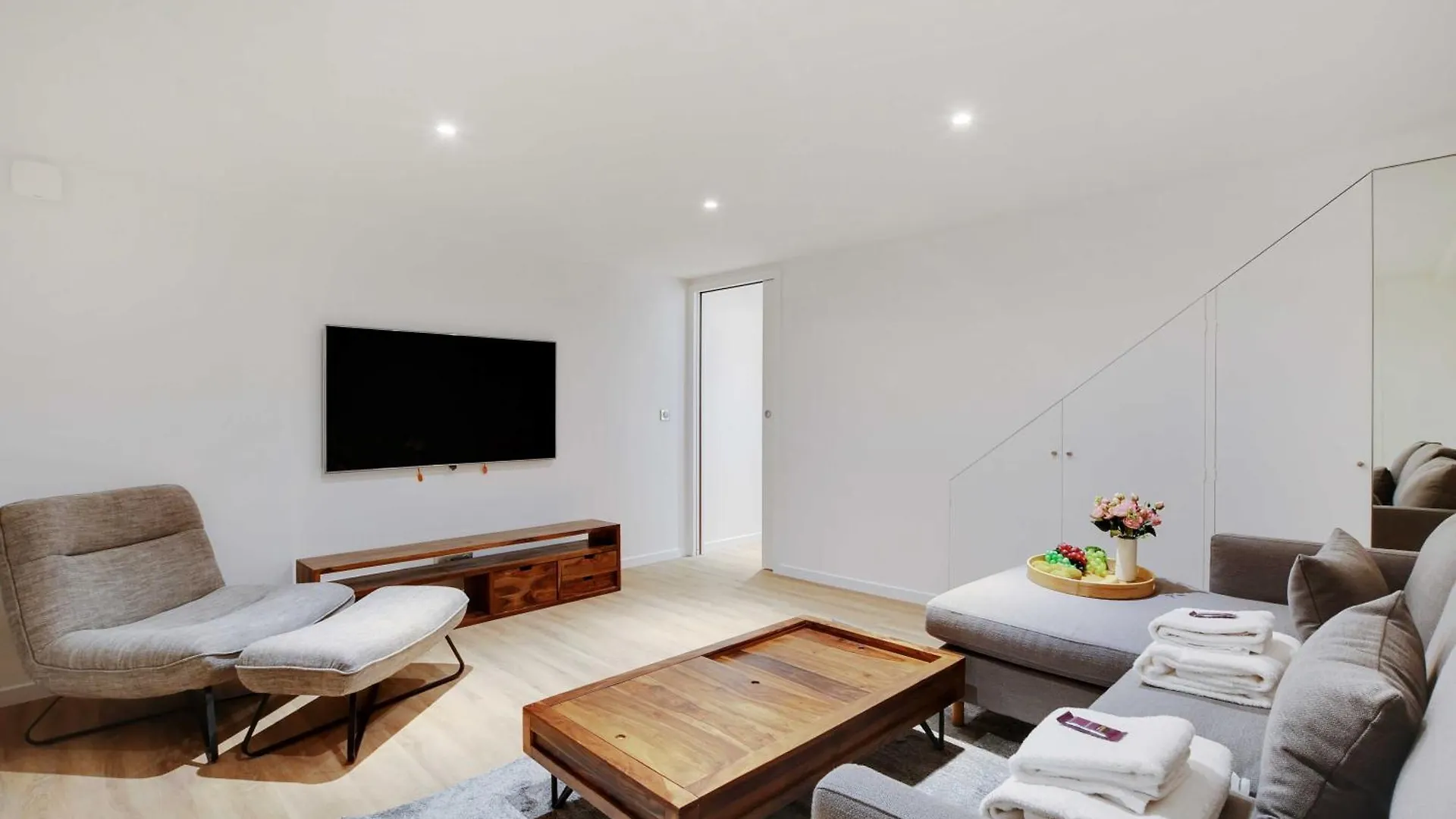 Apartment Spacious - 2br- 6p - Grandes-carrieres Paris