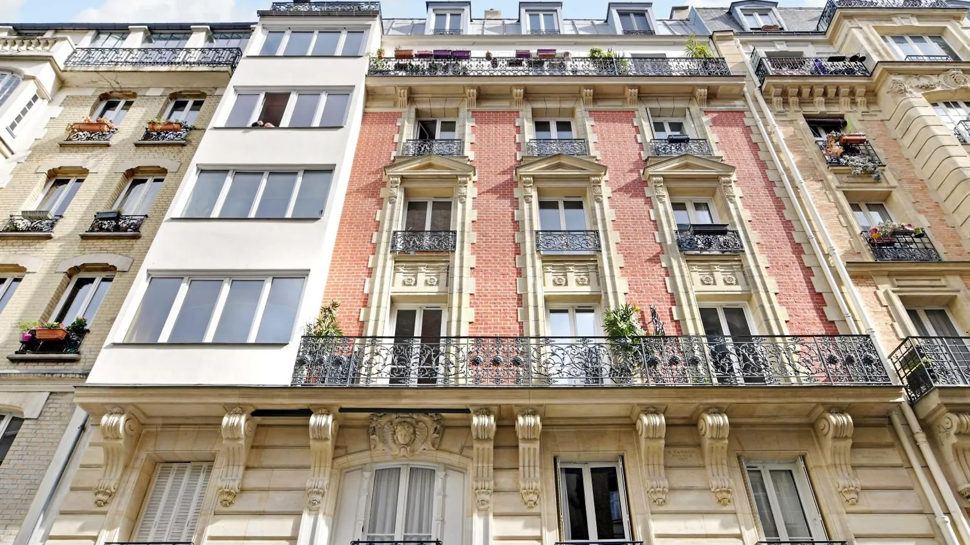 Spacious - 2br- 6p - Grandes-carrieres Lejlighed